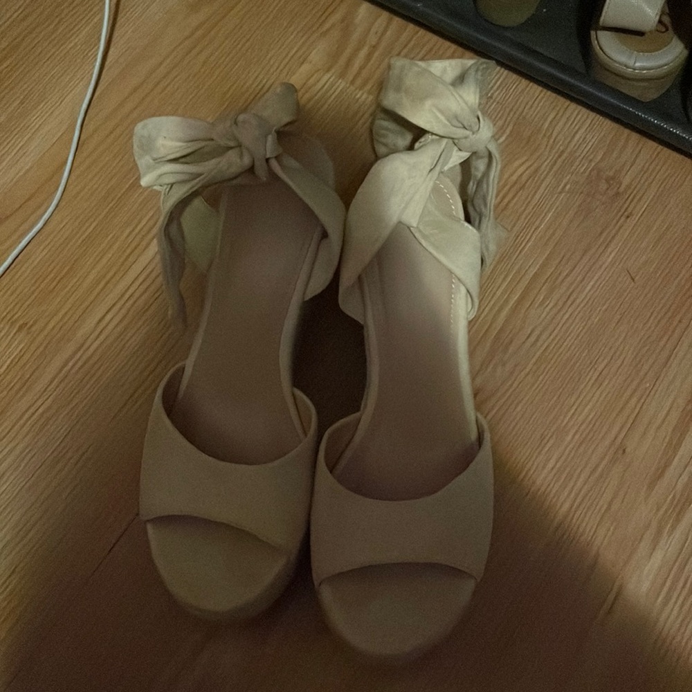 Super cute heels worn once